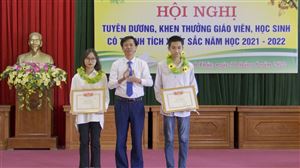 Thị trấn Thanh Thủy tổ chức hội nghị tuyên dương, khen thưởng giáo viên, học sinh có thành tích xuất sắc năm học 2021-2022