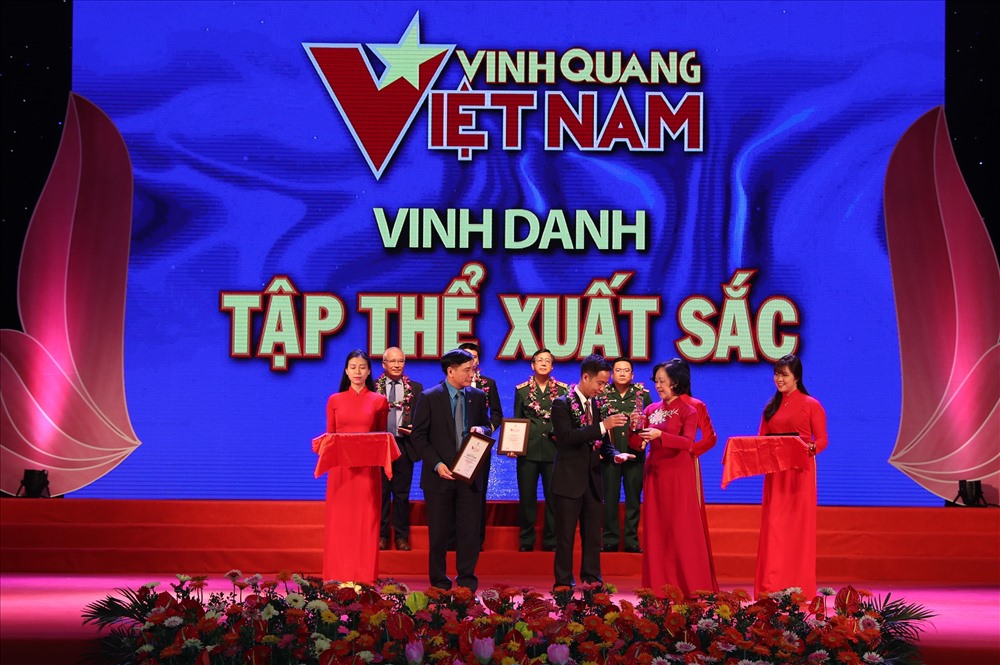 vinh-quang-1562540116 vinh-quang-1562540116